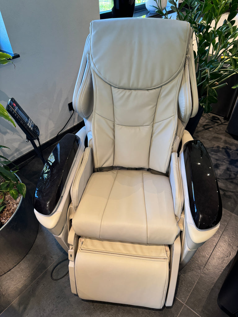 Panasonic EP-MA70CX802 Real Pro Hot Stone Exhibitor v béžové barvě